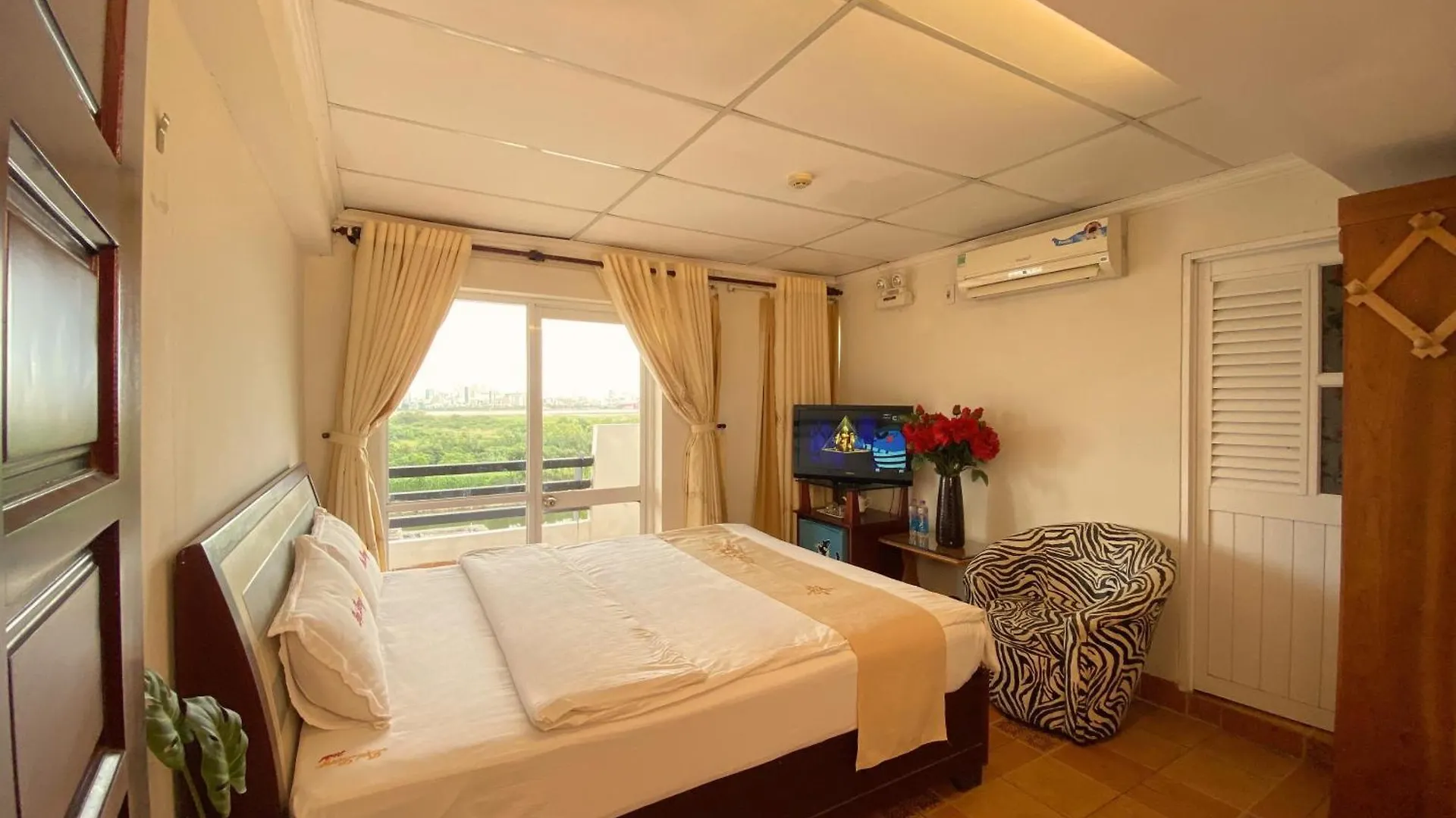 Dai Long Hotel Da Nang 2*,  Vietnam